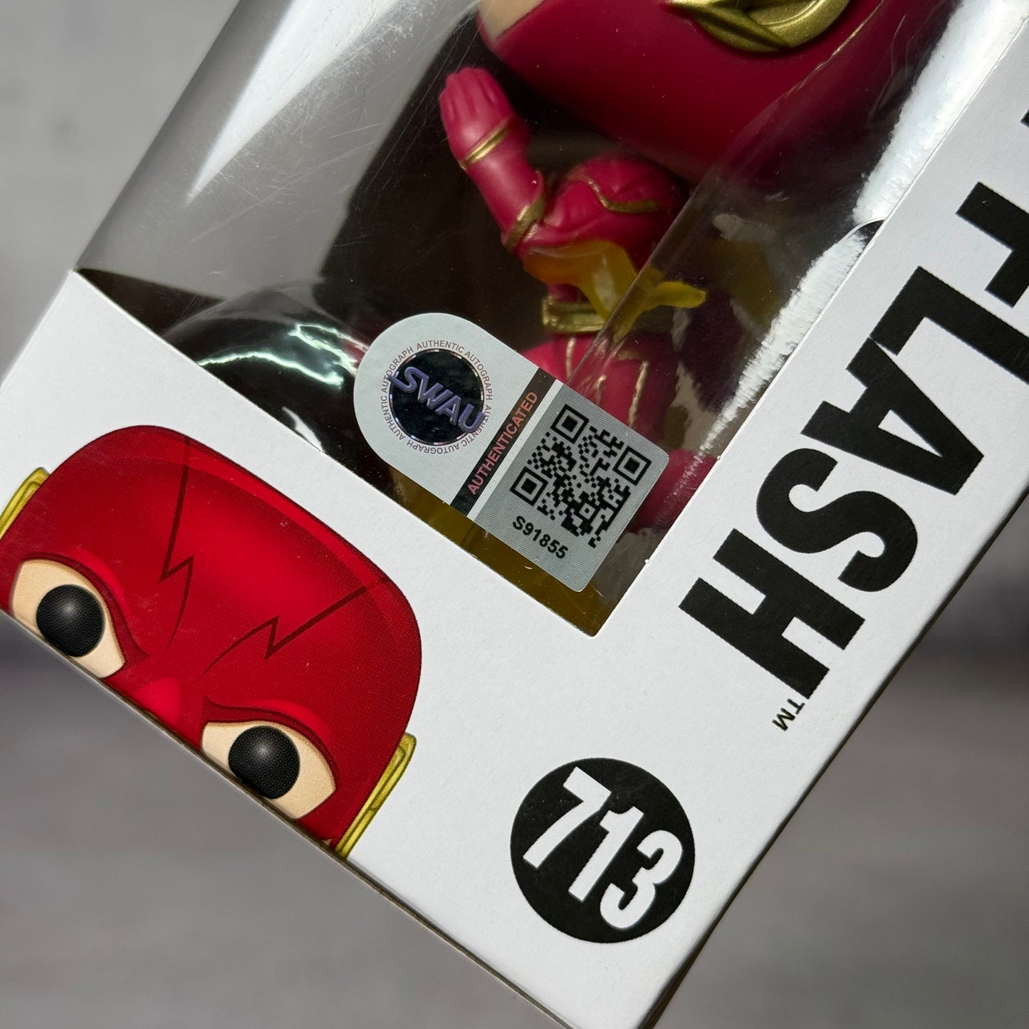 Funko The Flash firmado por Grant Gustin (SWAU)