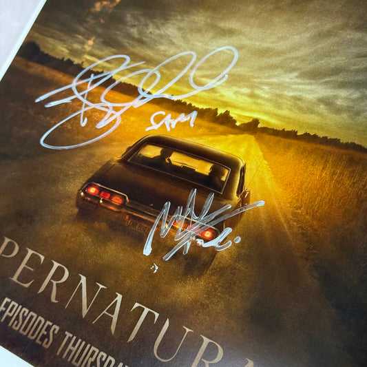 Poster Supernatural firmado por Jared Padalecki y Mark Sheppard (SWAU)