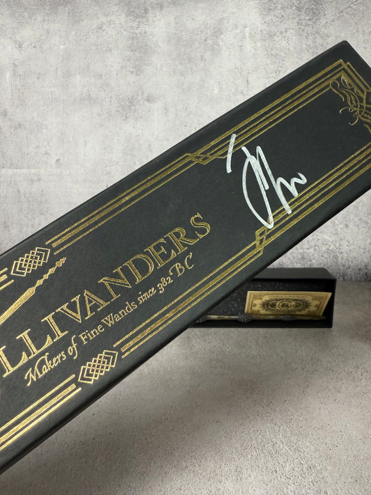 Varita mágica Dumbledore firmado por Jude Law (SWAU)