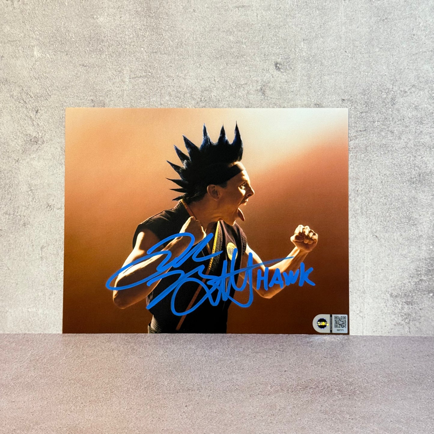 Fotografía Hawk Cobra Kai firmada por Jacob Bertrand