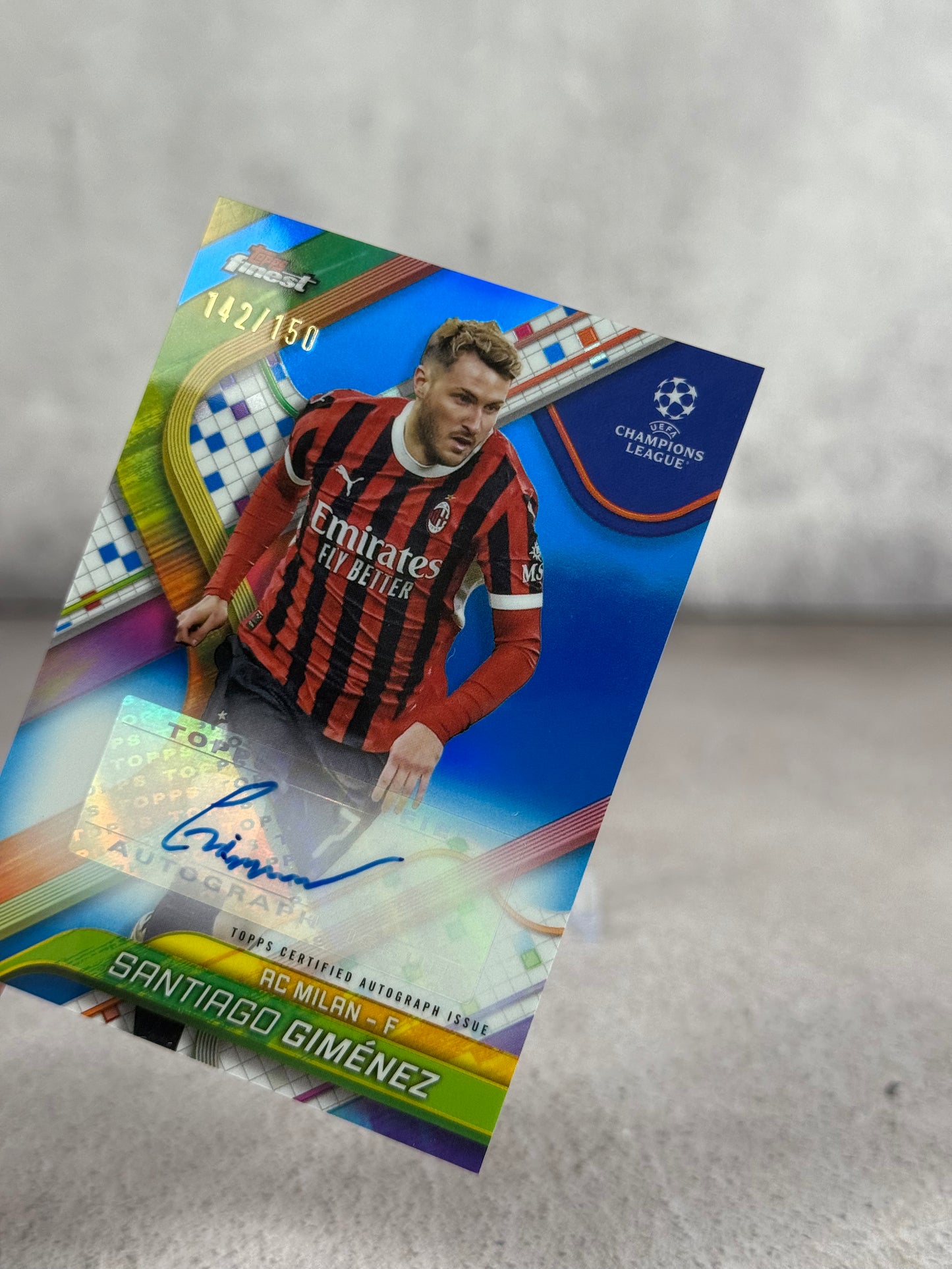Tarjeta Santiago Giménez Firmada 142/150 Topps Finest Champions League 2025