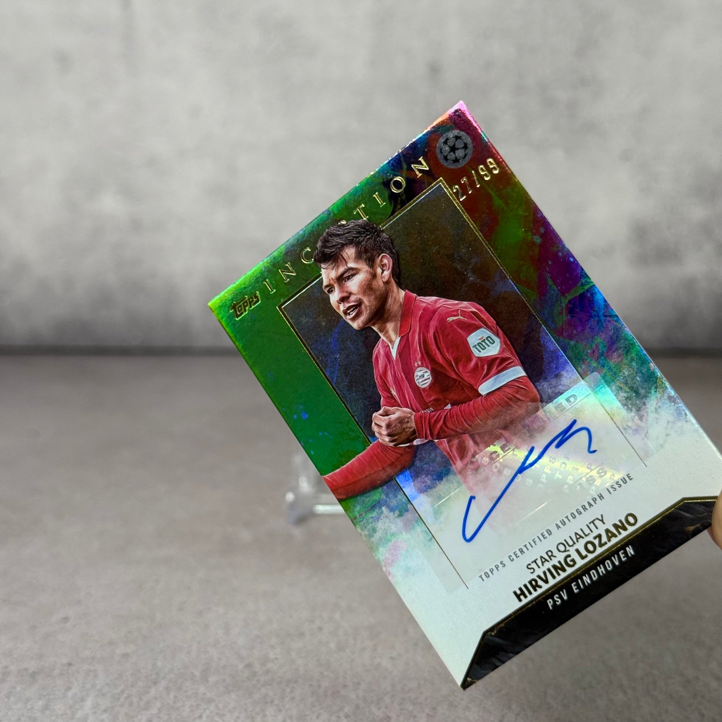 Tarjeta firmada por Hirving Lozano Topps Inception 27/99