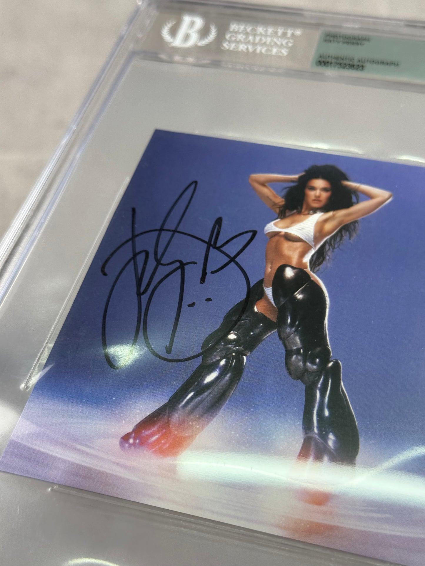 Katy Perry – Fotografía firmada y encapsulada por Beckett