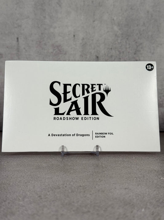 Pack tarjetas Magic Secret Lair Roadshow edition "A Devastation of Dragons" NYCC 2025