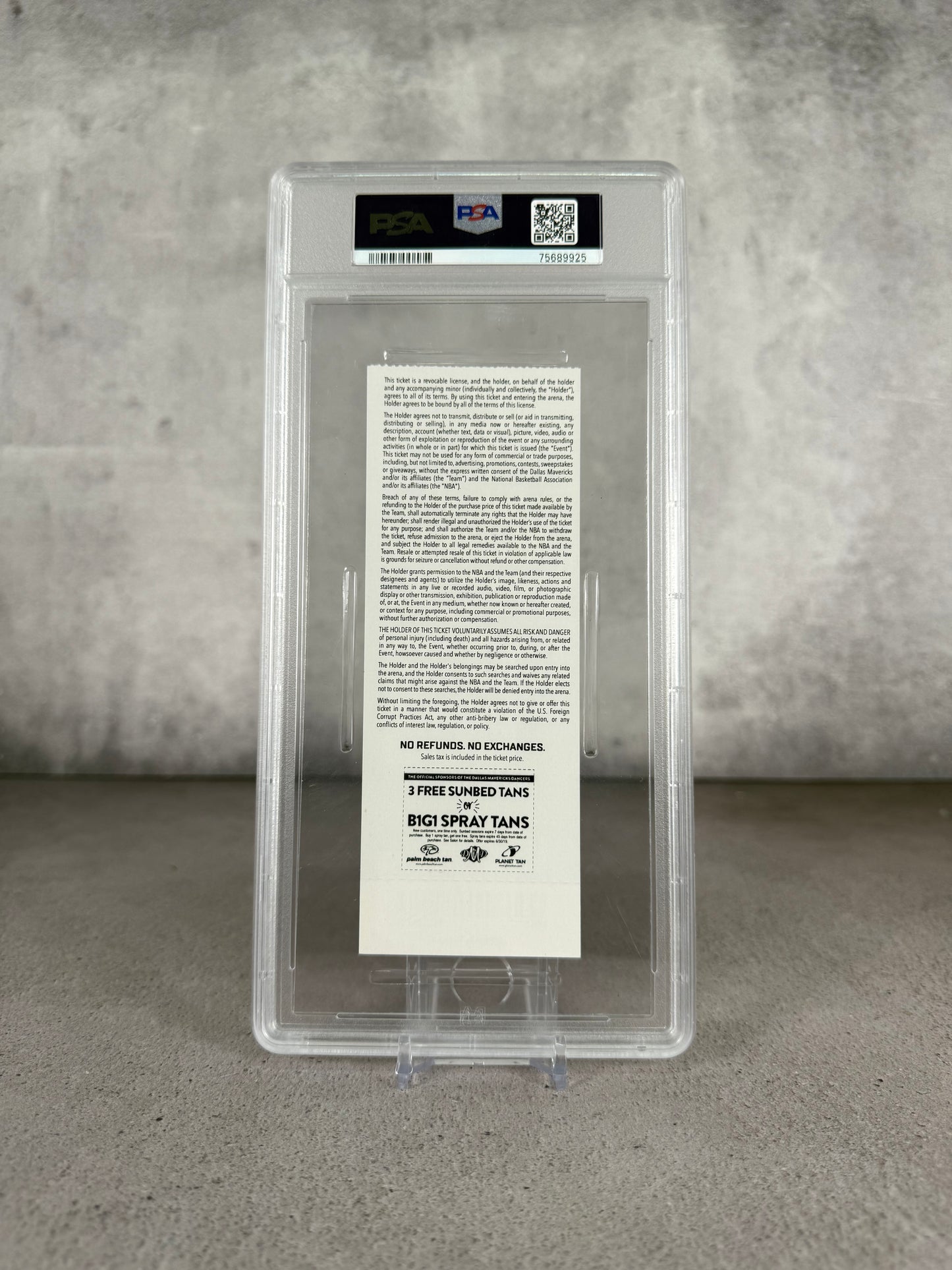 Boleto debut Luka Doncic Dallas Mavericks PSA 8 firmado
