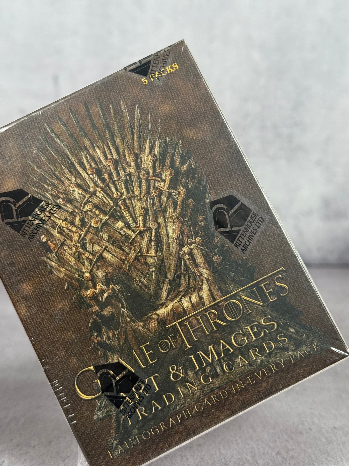 Game of Thrones Art & Images TCG – Caja Sellada (5 Autógrafos Garantizados)