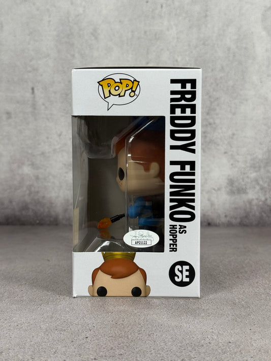 Funko Fundays 2023 Freddy as Hopper 2,500 pcs firmado por David Harbour JSA