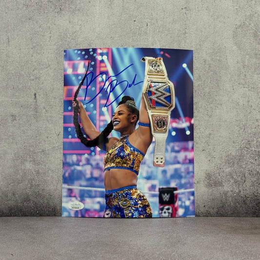 Foto WWE Bianca Belair firmado por Bianca Belair (JSA)