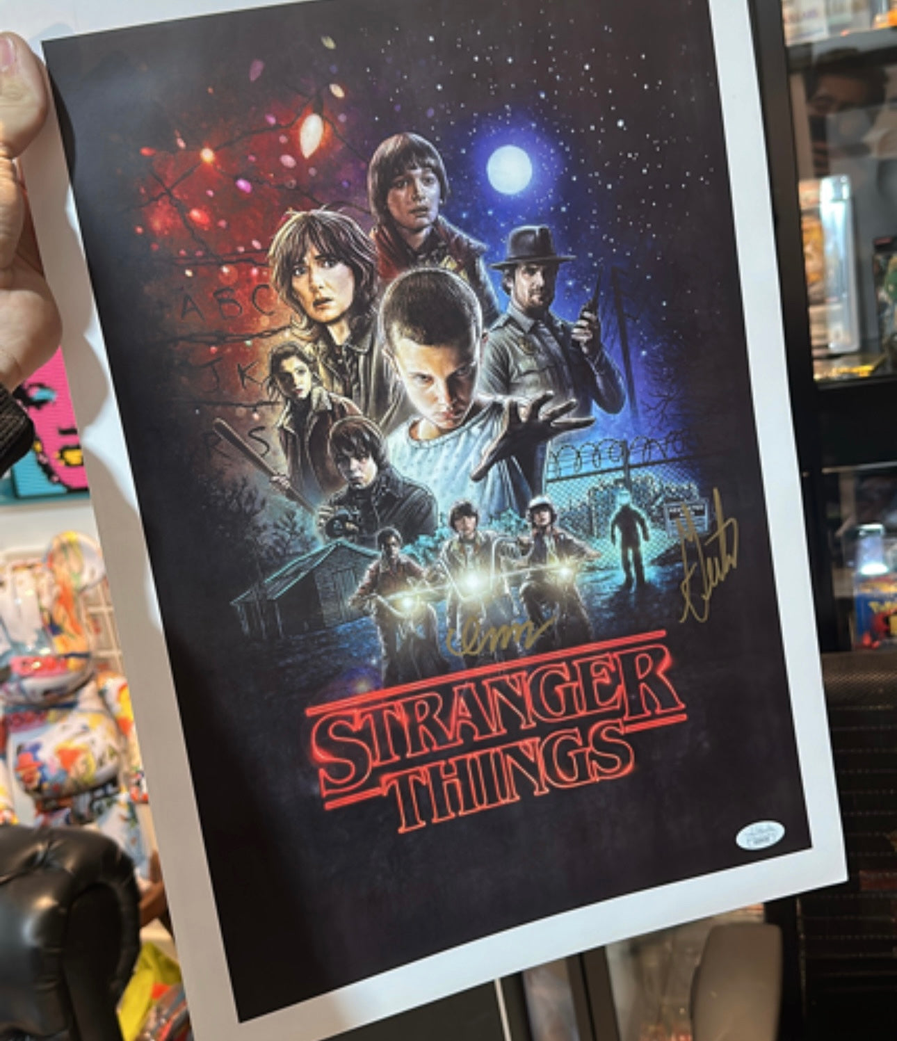 Poster Stranger Things firmado por Cast