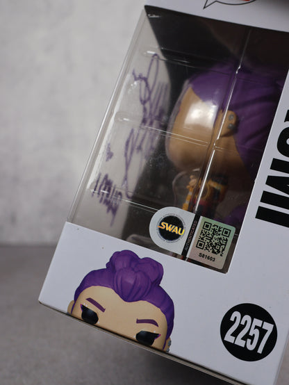 Funko Rumi firmado por Arden Cho | SWAU (Daño en firma)