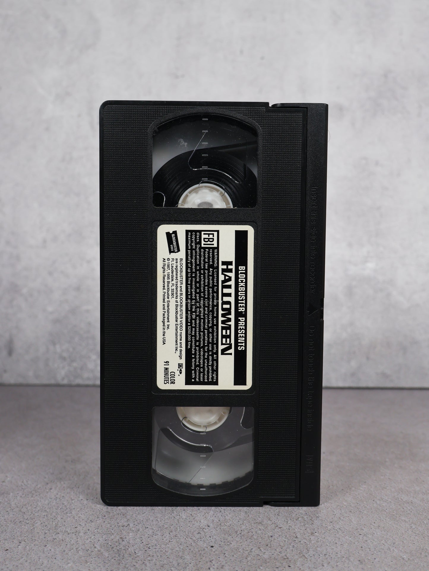 VHS Halloween firmado por Nick Castle y Tommy Lee Wallace | SWAU