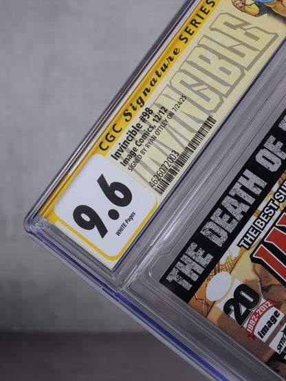 Comic Invincible #98 CGC 9.6 firmado por Ryan Ottley