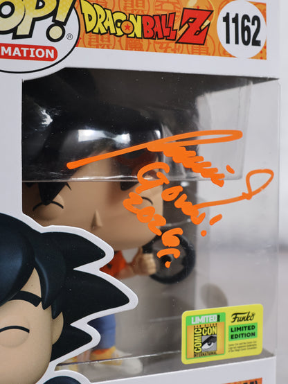 Funko Pop SDCC 2022 Goku driving exam firmado por Mario Castañeda