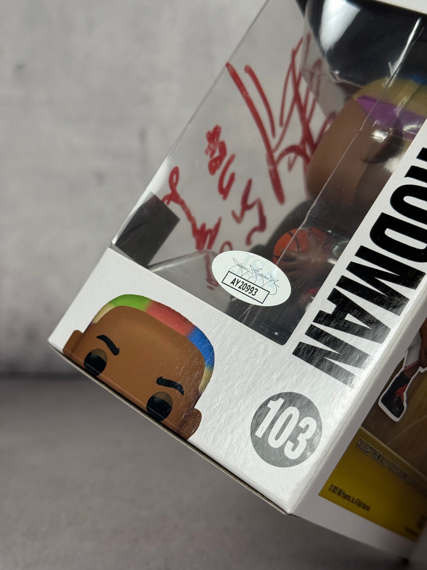 Funko Dennis Rodman firmado con inscripción “5x NBA Champ” certificado JSA