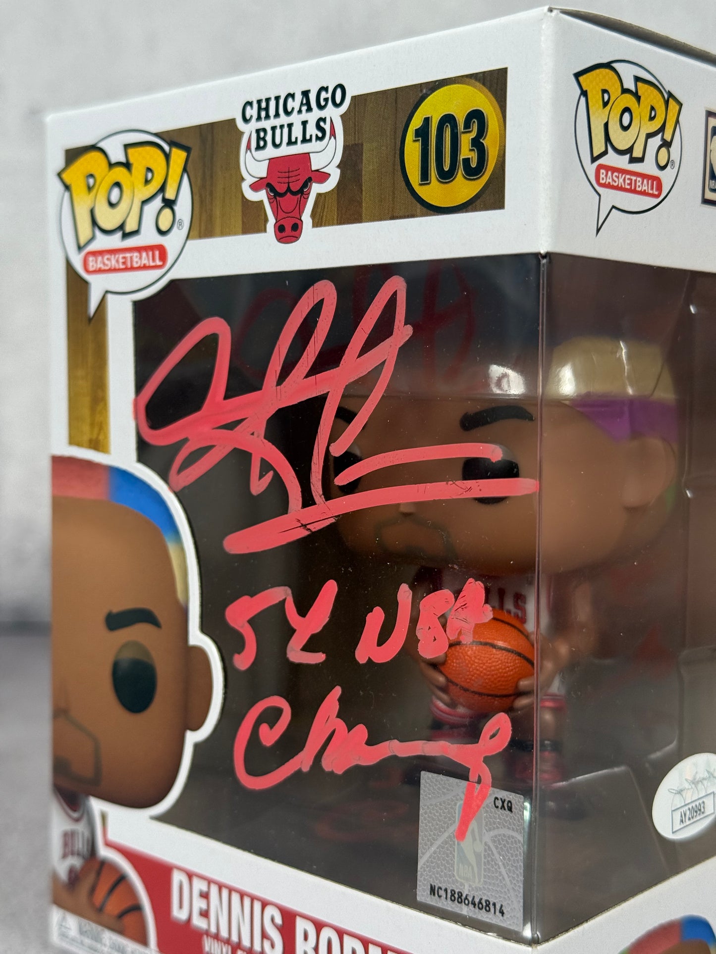 Funko Dennis Rodman firmado con inscripción “5x NBA Champ” certificado JSA