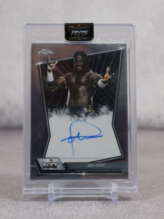 Topps Chrome WWE NXT firmada por OBA FEMI 2026