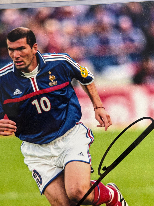 Mini Poster firmado por Zinedine Zidane Selección Francia (BAS)