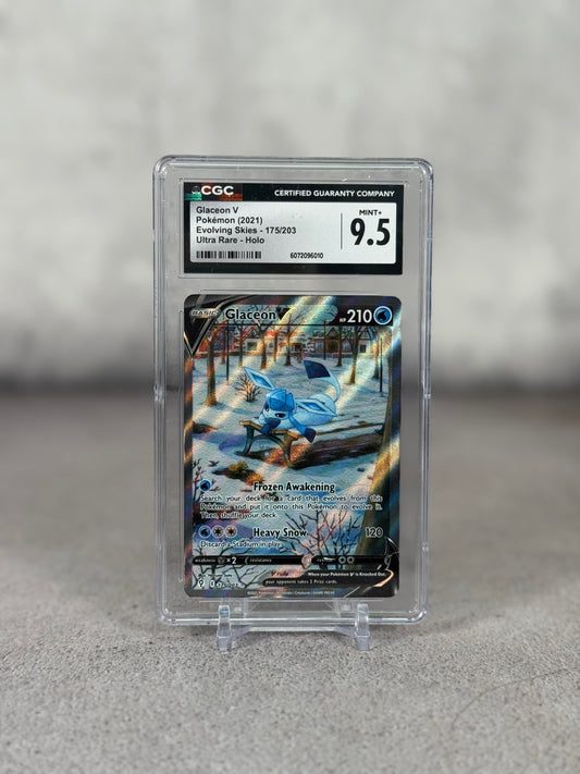 Tarjeta Pokémon Glaceon V 175/203 Evolving Skies Ultra Rare CGC 9.5