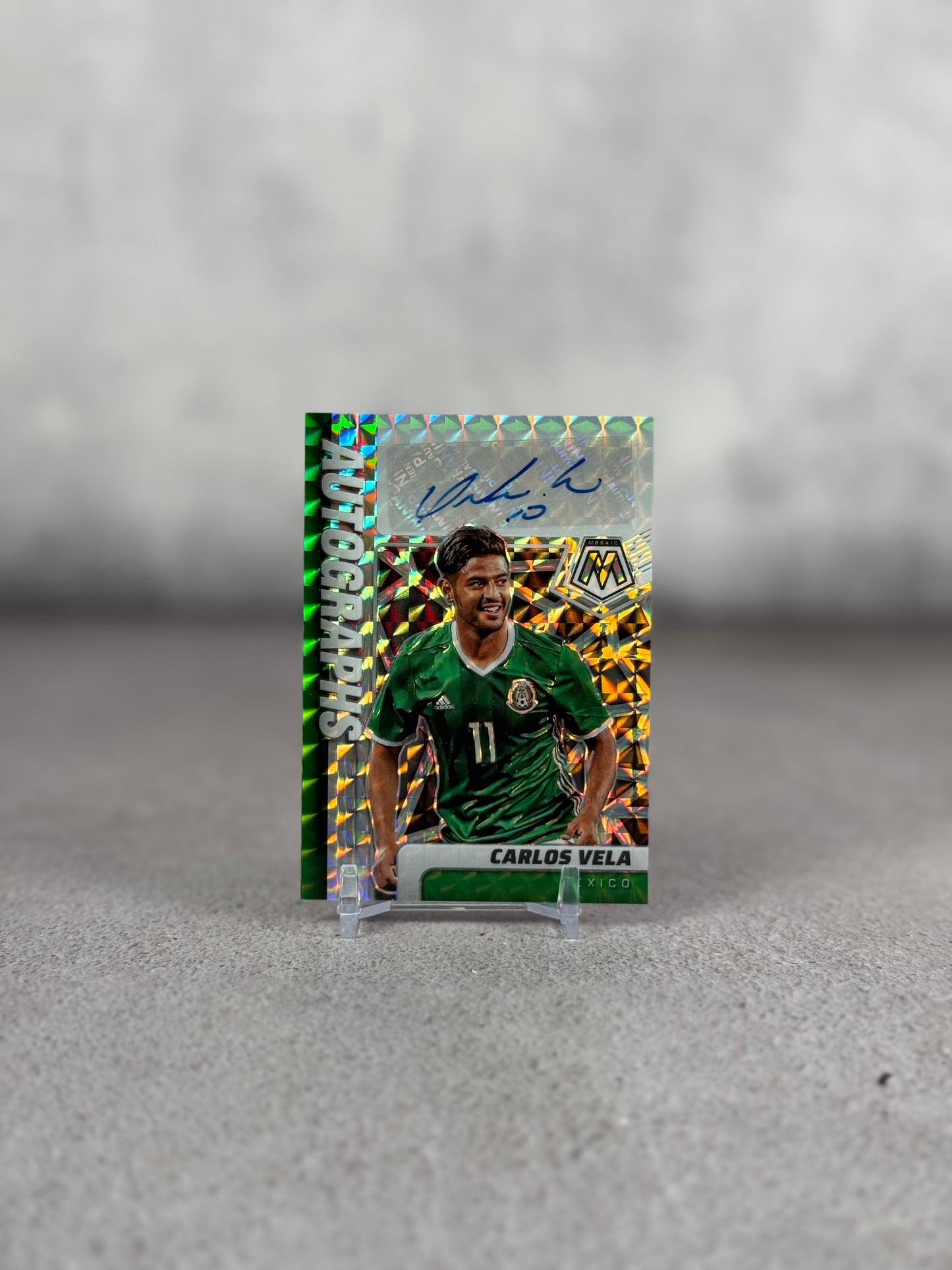 Tarjeta Carlos Vela Firmada Panini Prizm Road to World Cup Qatar 2022
