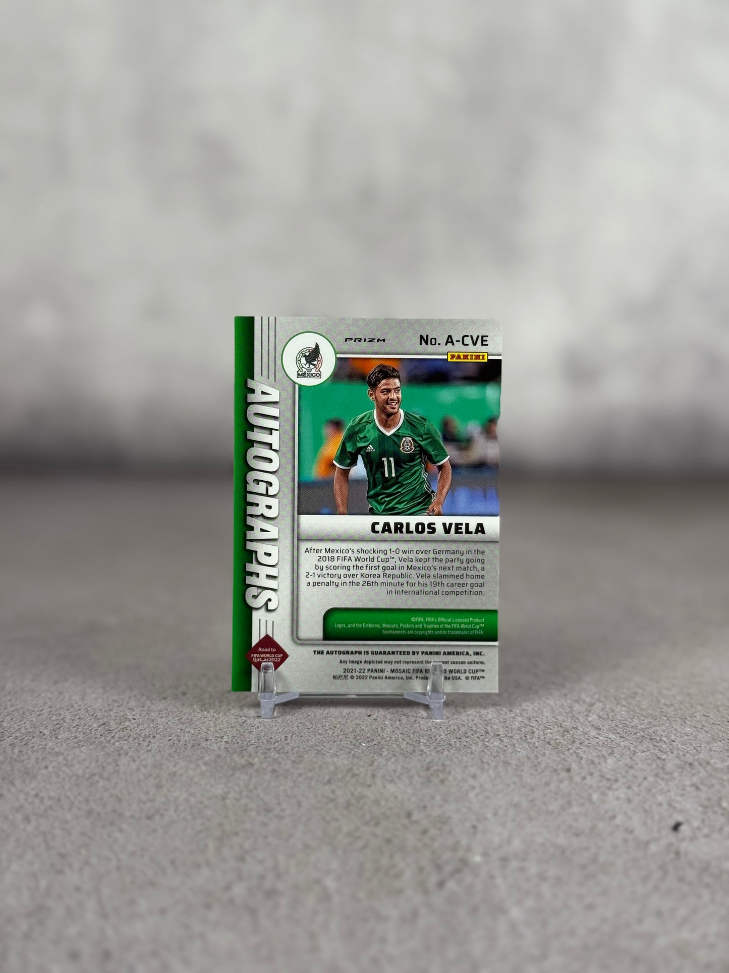 Tarjeta Carlos Vela Firmada Panini Prizm Road to World Cup Qatar 2022