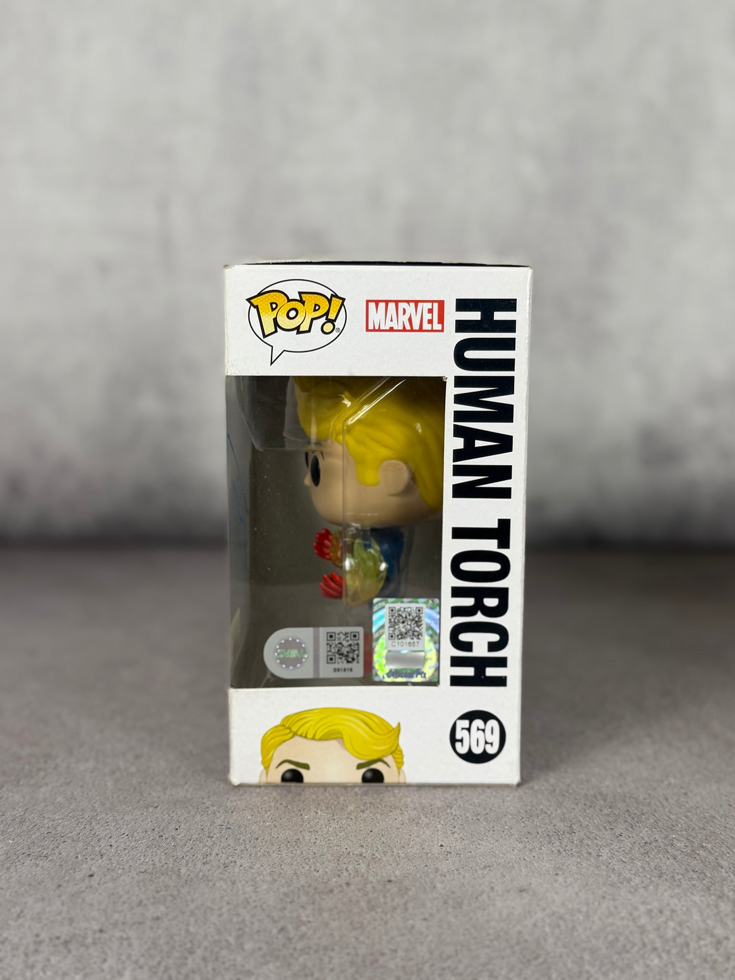 Funko Human Torch Hot Topic Exclusive Firmado por Joseph Quinn | SWAU + OPX