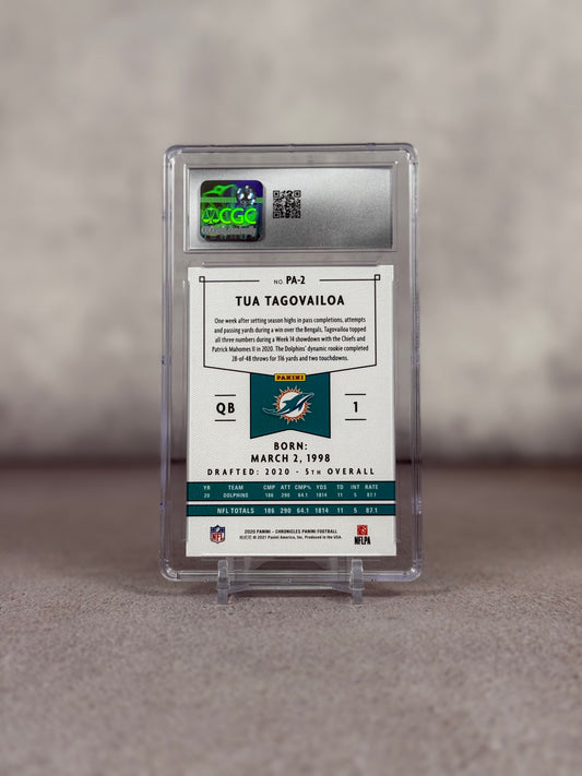 Tarjeta Panini Chronicles 2020 Tua Tagovailoa Rookie CGC 10