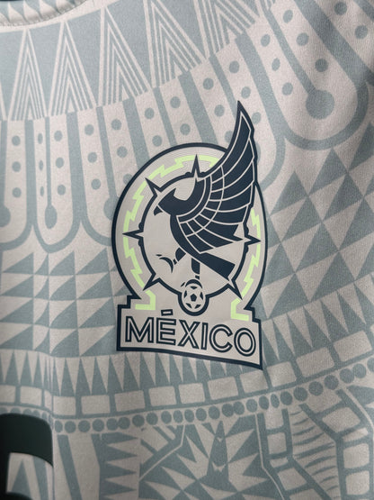 Jersey Selección Mexicana 2024 firmado por Johan Vázquez