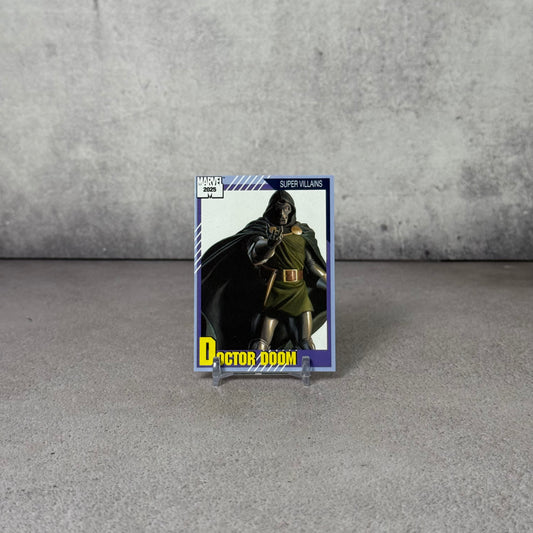 Tarjeta Alex Ross Dr Doom SDCC 2025