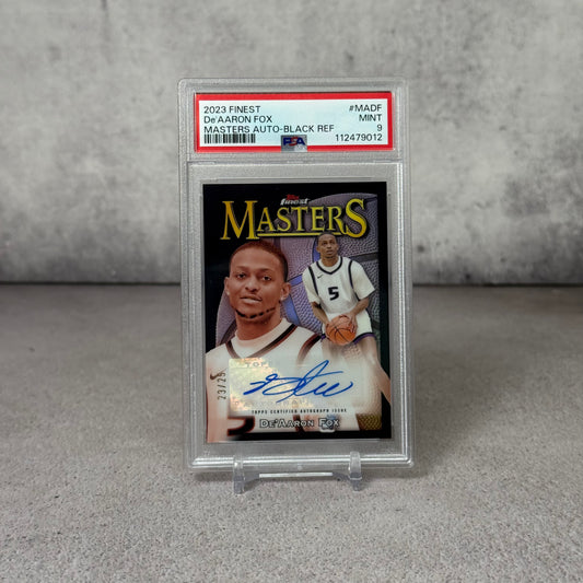 Tarjeta Topps firmada por De Aaron Fox PSA 9