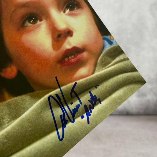 Foto firmada por Alex Vincent (Chucky) JSA