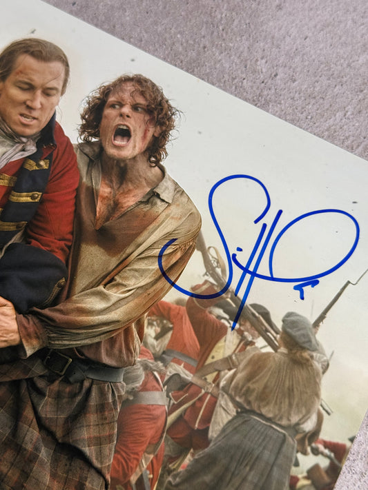 Outlander – Fotografía firmada por Sam Heughan con JSA