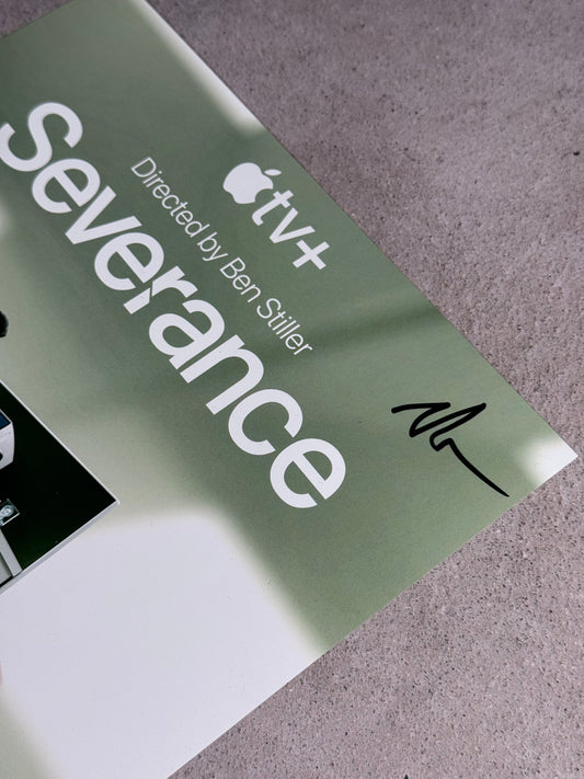 Severance – Póster firmado por Adam Scott con Beckett