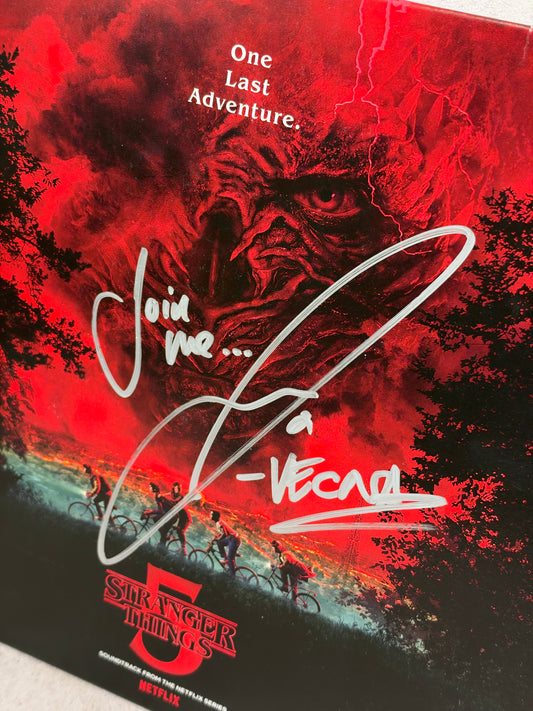 Vinilo Stranger Things 5 firmado por Jamie Campbell Bower (Vecna) – JSA