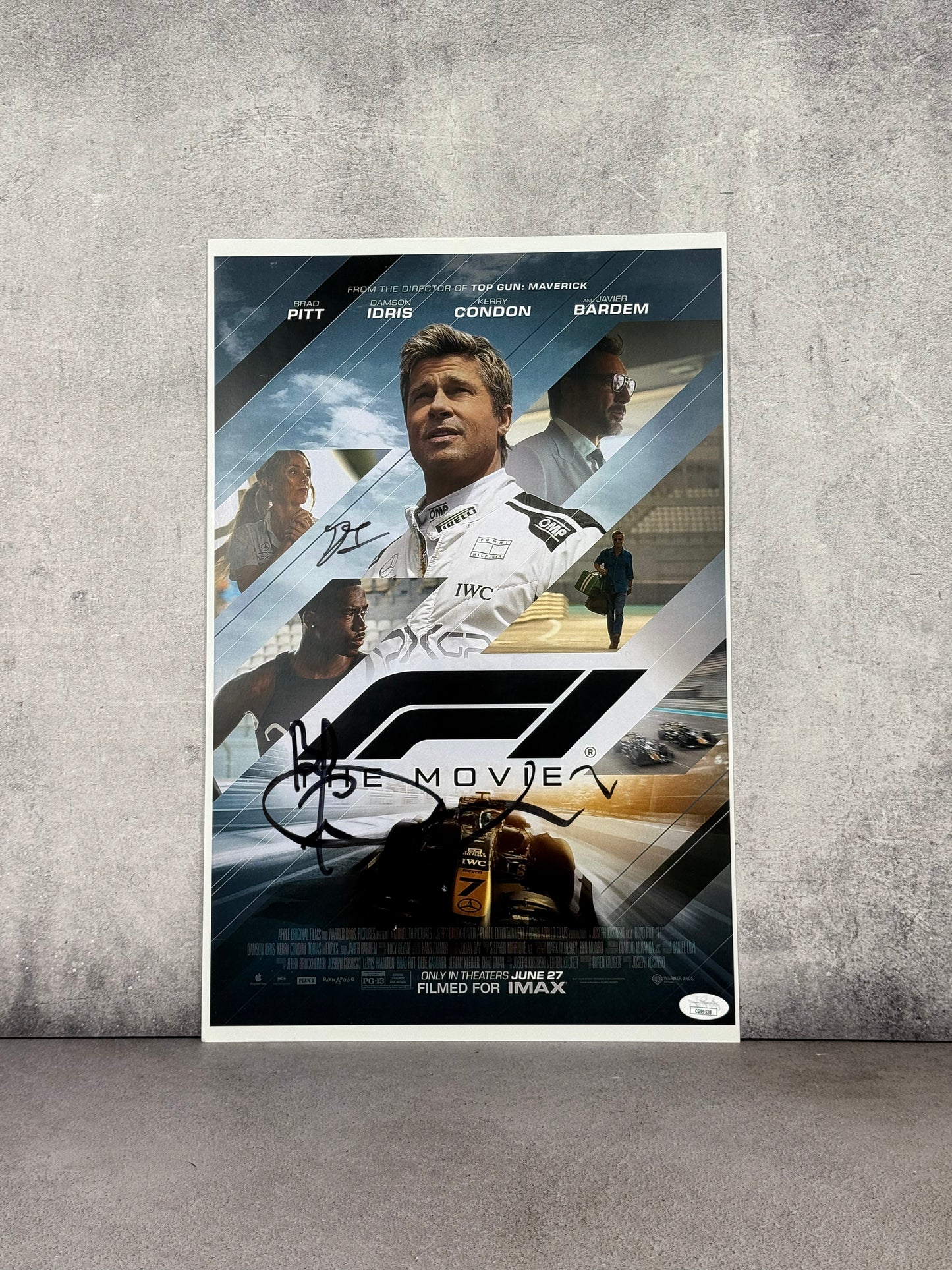 Poster Película F1 firmado por Brad Pitt, Damson Idris y Joseph Kosinski (JSA)
