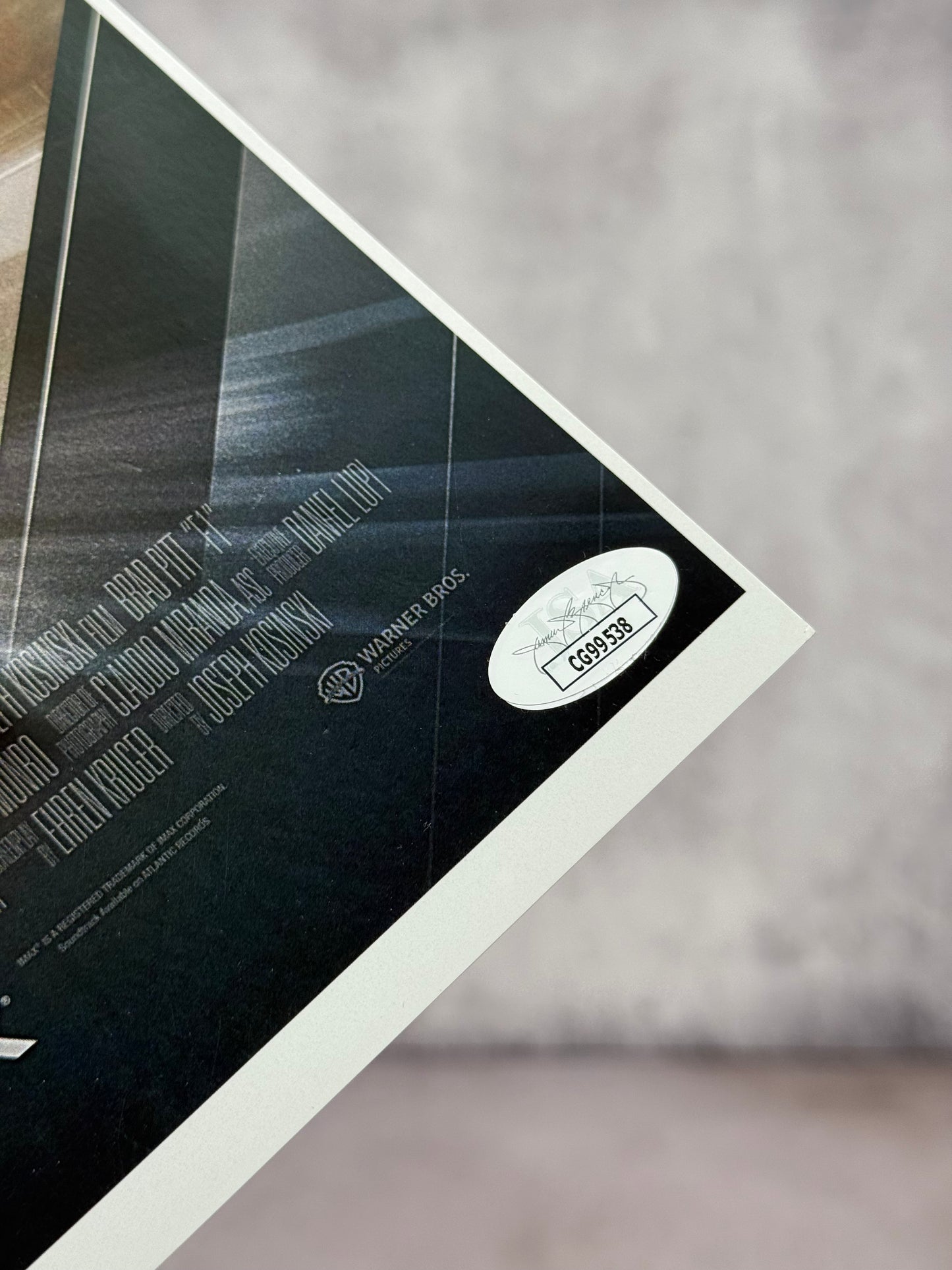 Poster Película F1 firmado por Brad Pitt, Damson Idris y Joseph Kosinski (JSA)