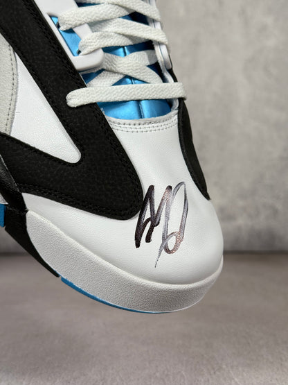 Zapato Shaqattack Reebook talla 13US firmado por Shaq