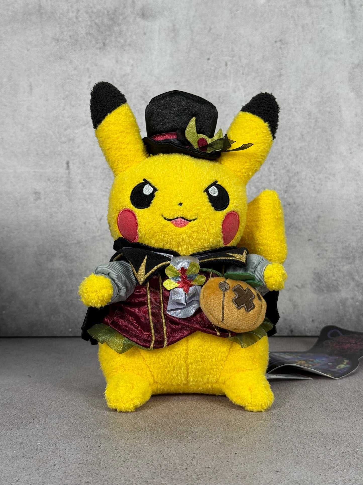 Peluche Pikachu exclusivo de Pokemon Center Shibbuya halloween ed