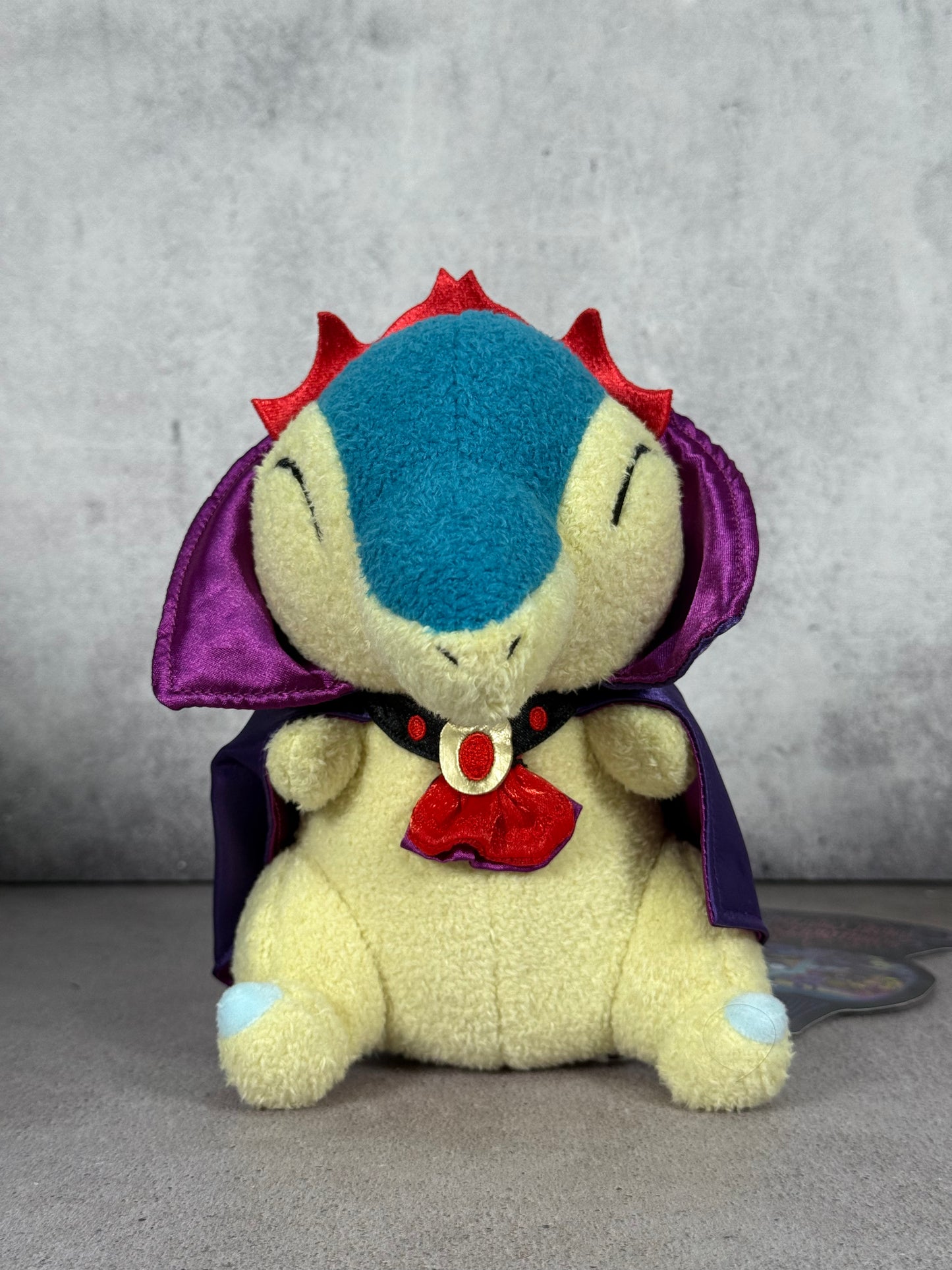 Peluche Cyndaquil exclusivo de Pokemon Center Shibbuya halloween ed