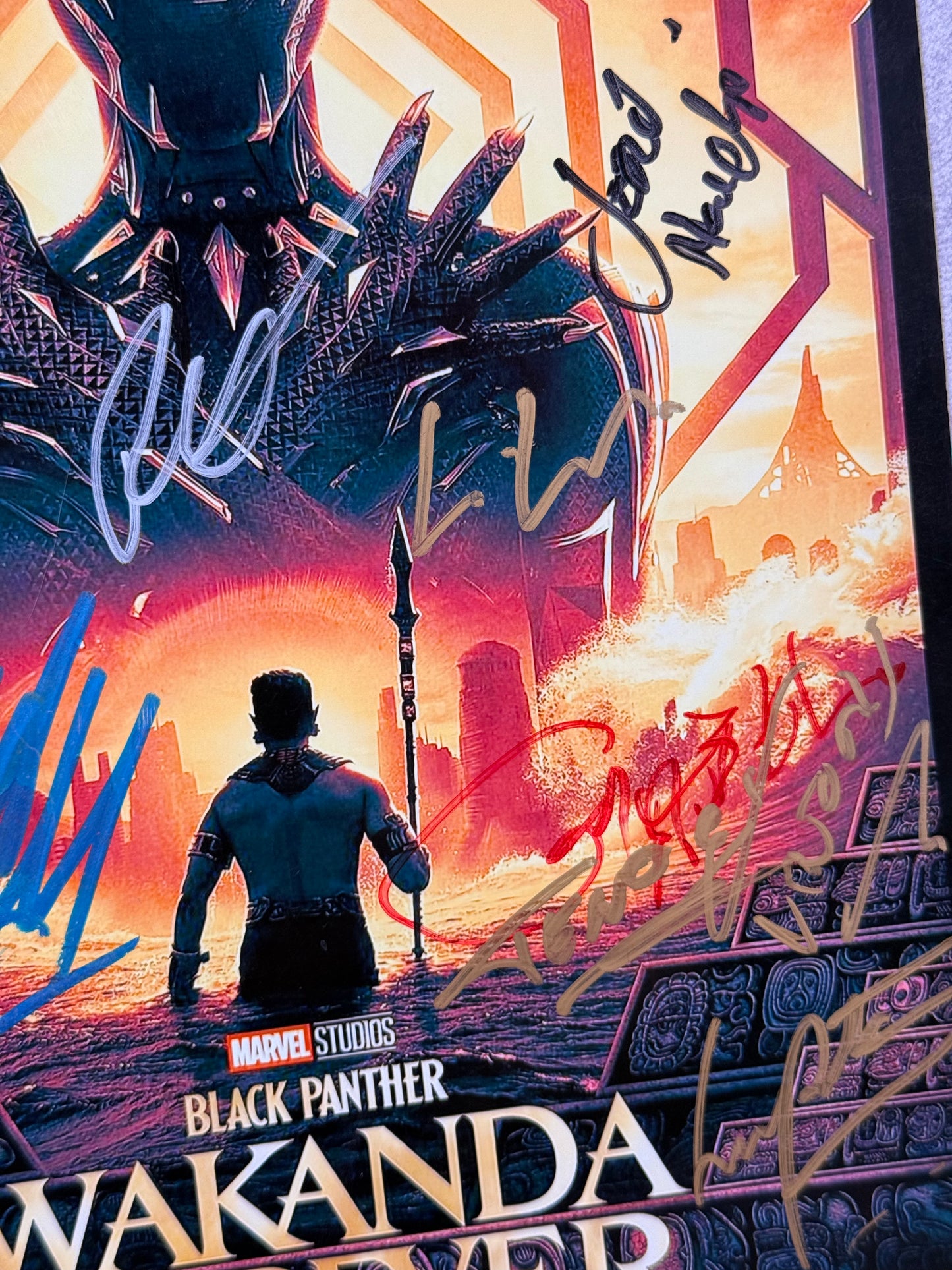 Poster Wakanda Forever Black Panther firmado por el cast (JSA)
