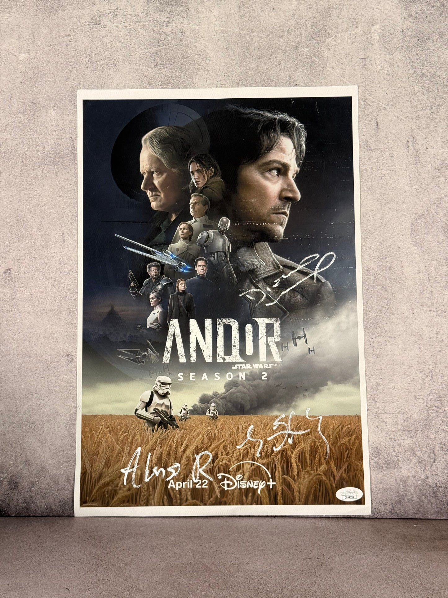 Poster Andor Star Wars firmado por Diego Luna, Genevieve O'Reilly y Alonso Ruizpalacios (JSA)