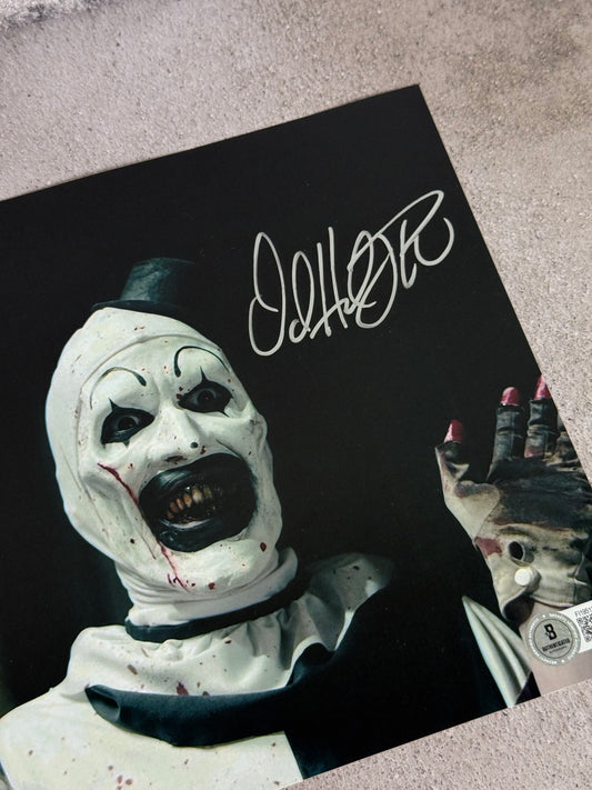 Foto Terrifier firmada por David Howard Thornton (Beckett)