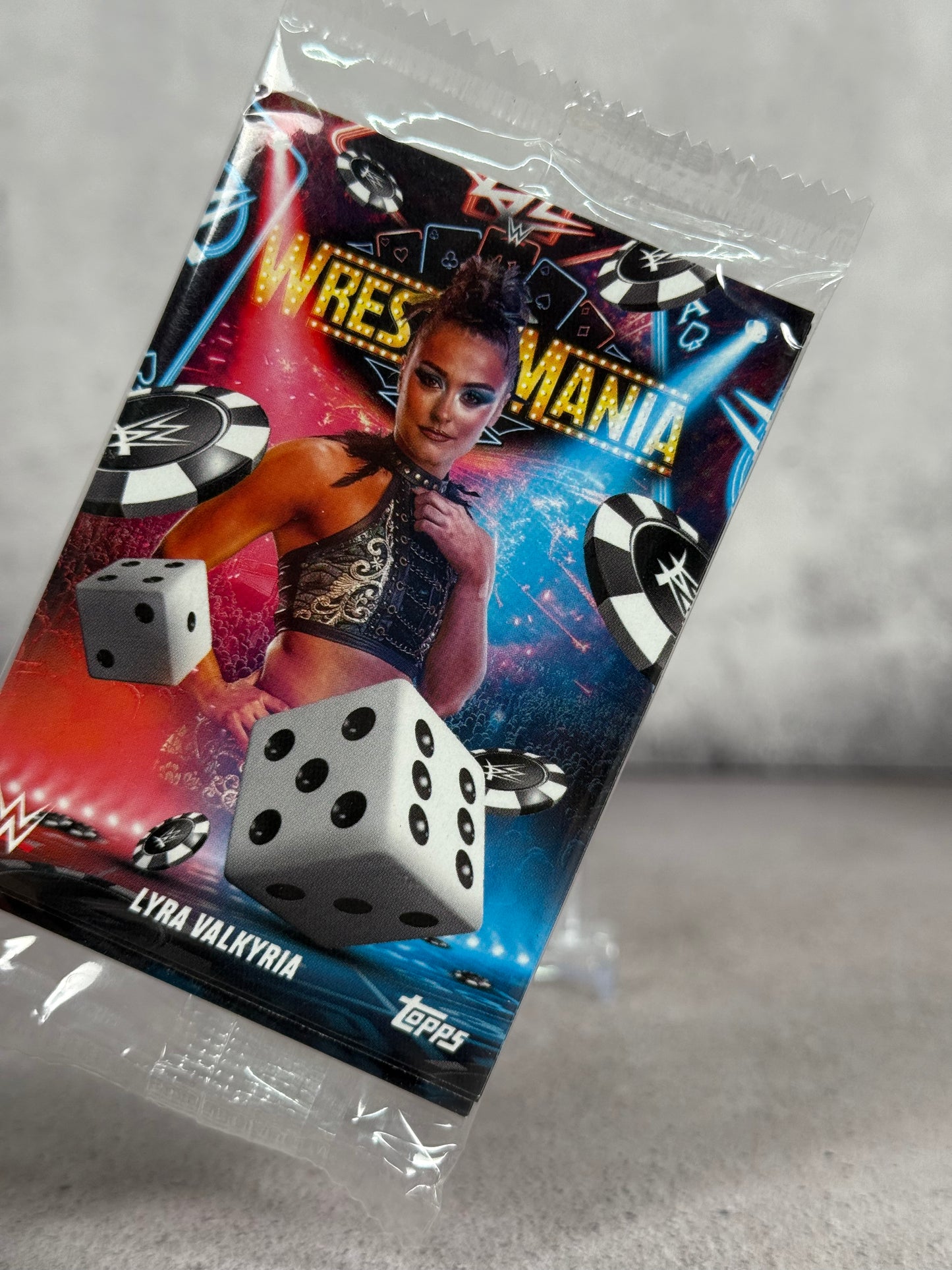 Topps WrestleMania 41 Promo — Pack Sellado • Tarjeta Numerada Garantizada