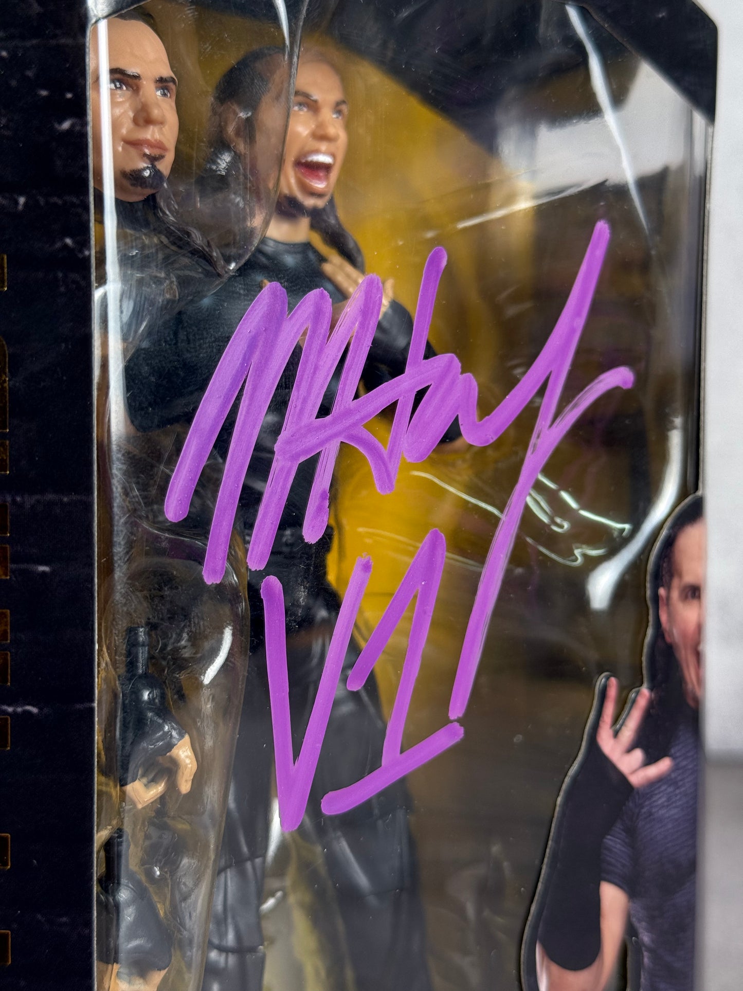 Figura AEW firmada por Matt Hardy JSA