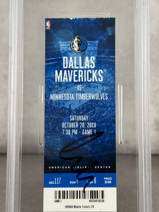 Boleto debut Luka Doncic Dallas Mavericks PSA 8 firmado