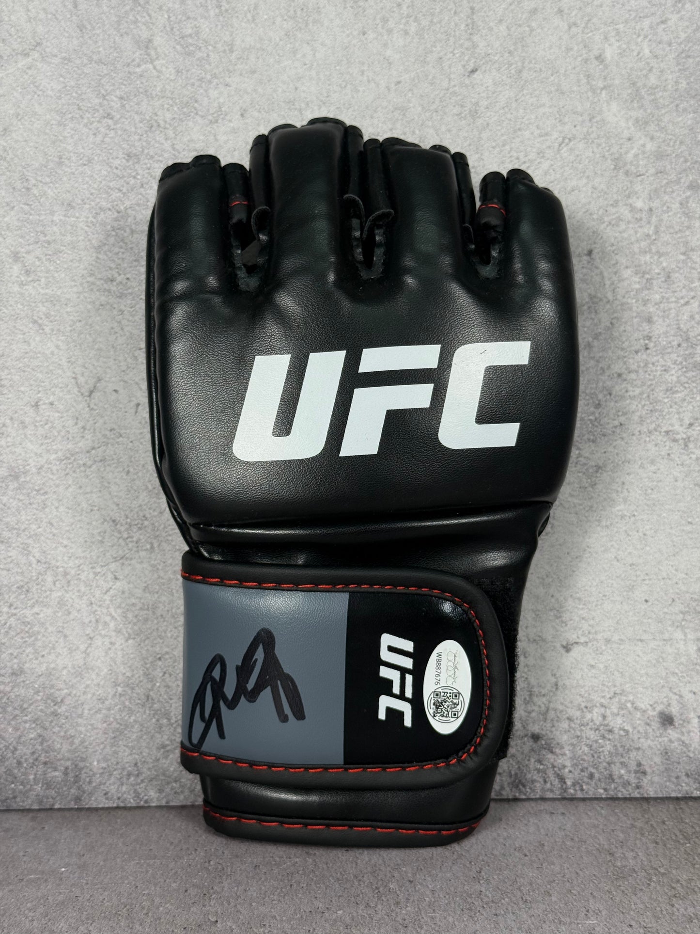 Guante UFC firmado por Ronda Rousey JSA Witness