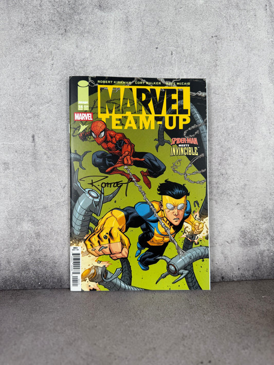 Comic Marvel Team-Up #1 Invincible x Spider-Man firmado por Ryan Ottley (SWAU)