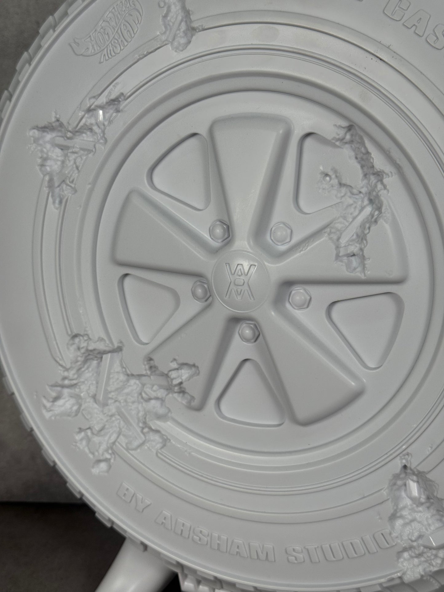 Colección Daniel Arsham x Hot Wheels con Collector Set y 7 vehículos