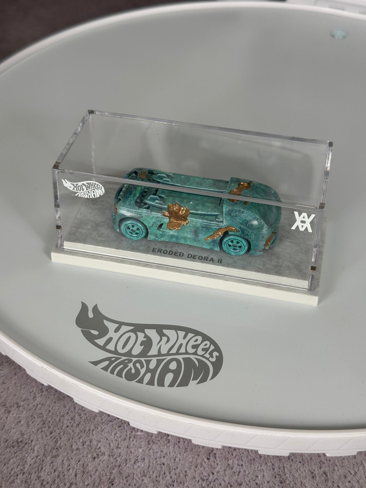 Colección Daniel Arsham x Hot Wheels con Collector Set y 7 vehículos