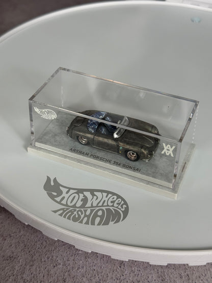 Colección Daniel Arsham x Hot Wheels con Collector Set y 7 vehículos