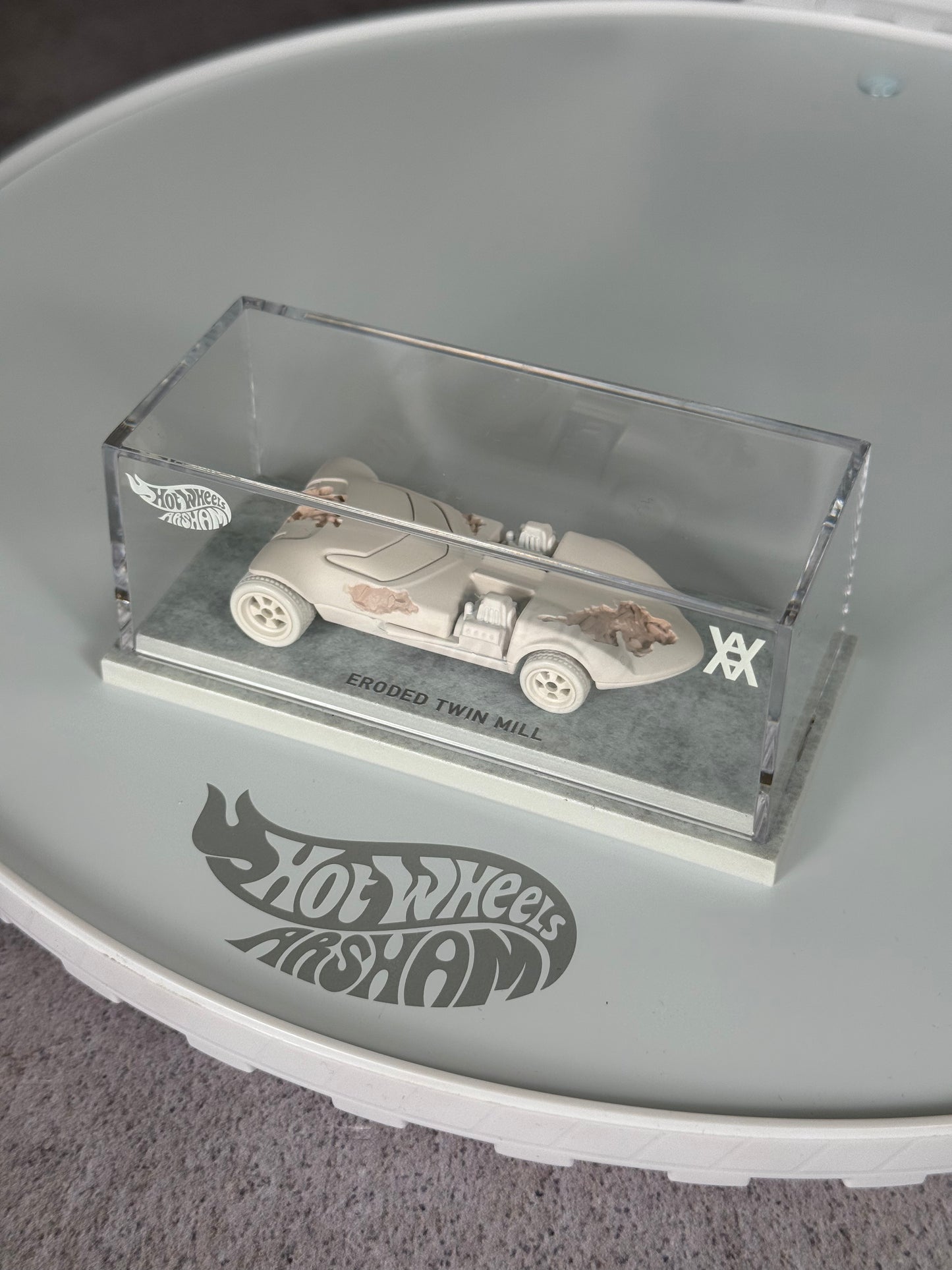 Colección Daniel Arsham x Hot Wheels con Collector Set y 7 vehículos